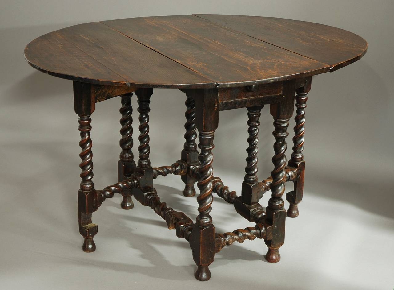 English Late 17th Century Oak Gateleg Table of Small Proportions