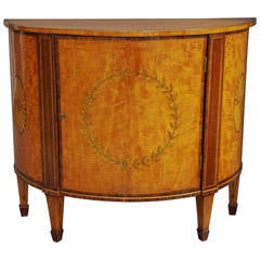 18th Century Semi-Elliptical Satinwood Commode of Small Proportions 1