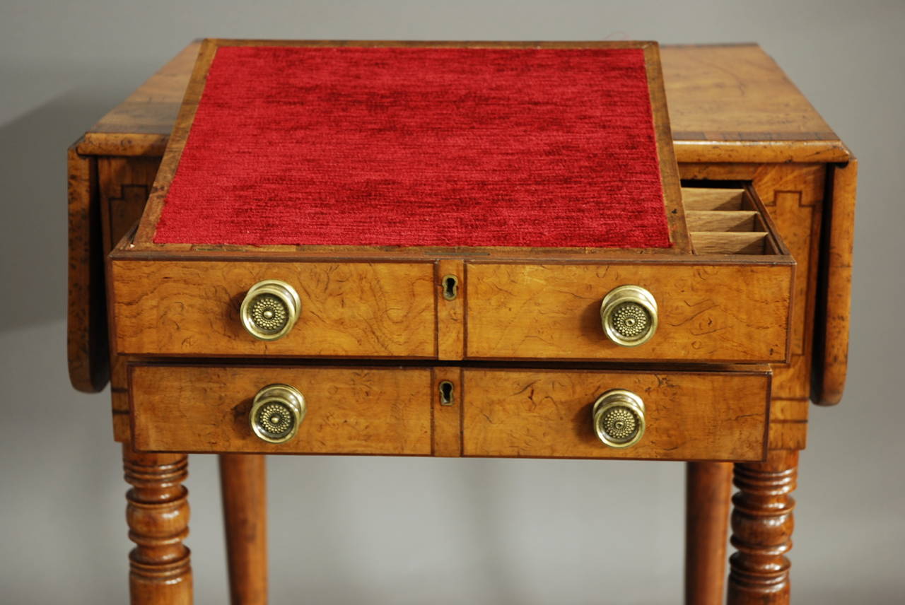 Early 19th Century Burr Oak Work Table with Patina In Good Condition In Suffolk, GB