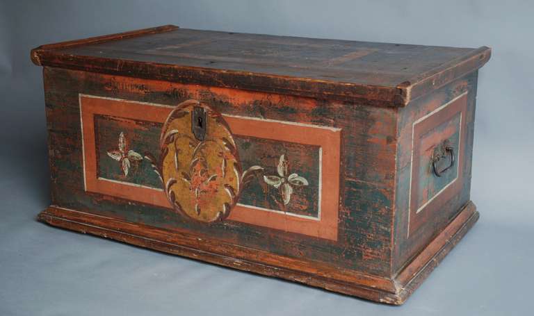 Late 19th Century Folk Art Painted Pine Chest or Trunk In Good Condition In Suffolk, GB