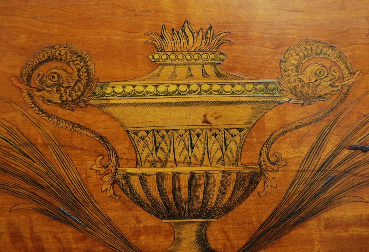 Exhibition quality satinwood inlaid Carlton House desk in the Classical form 4