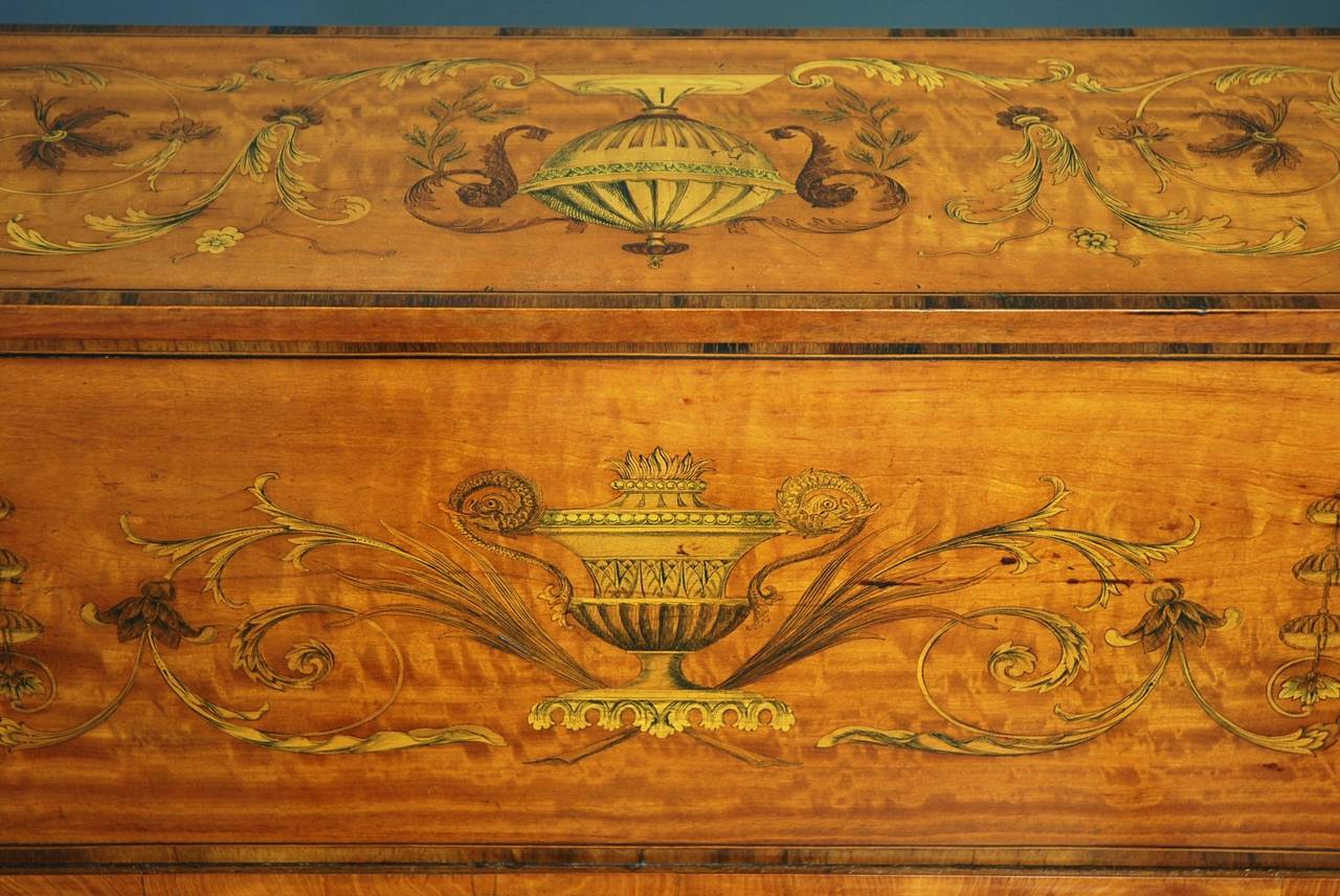 Satinwood Exhibition quality satinwood inlaid Carlton House desk in the Classical form