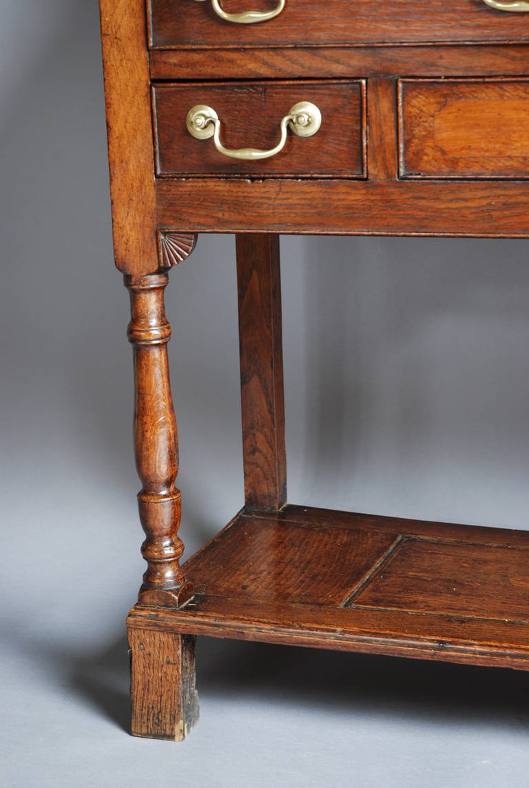 19th Century Welsh Oak Pot Board Dresser and Rack of Small Proportions For Sale