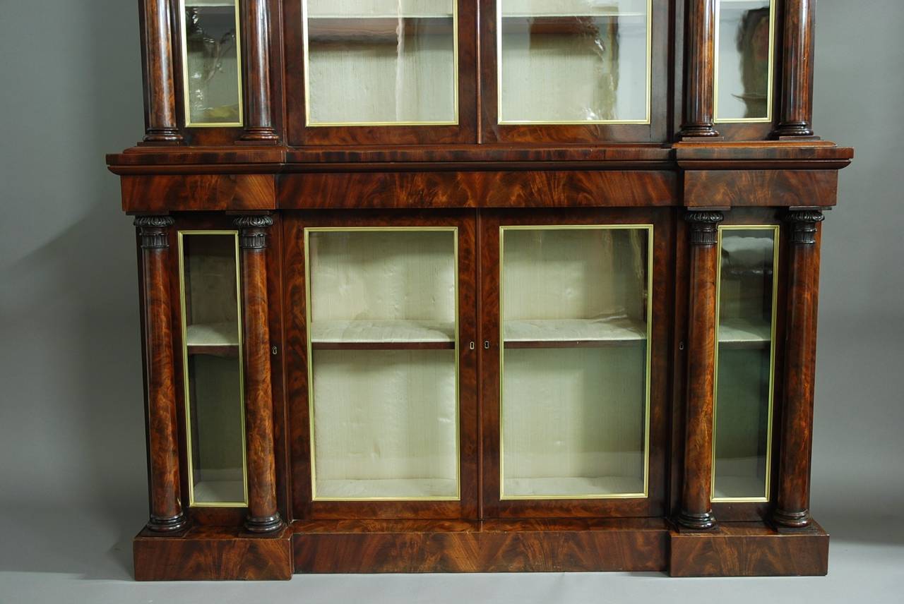 William IV Mahogany Inverted Breakfront Bookcase of Small Proportions 4