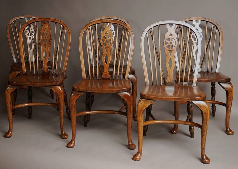 Set of Eight Ash and Beech Wheelback Windsor Chairs In Excellent Condition In Suffolk, GB