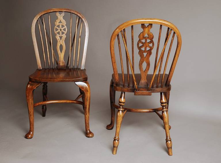 Set of Eight Ash and Beech Wheelback Windsor Chairs 2