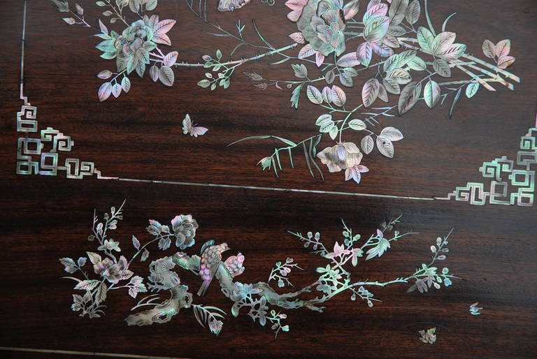 Mother-of-Pearl 19th century Vietnamese hardwood inlaid tray
