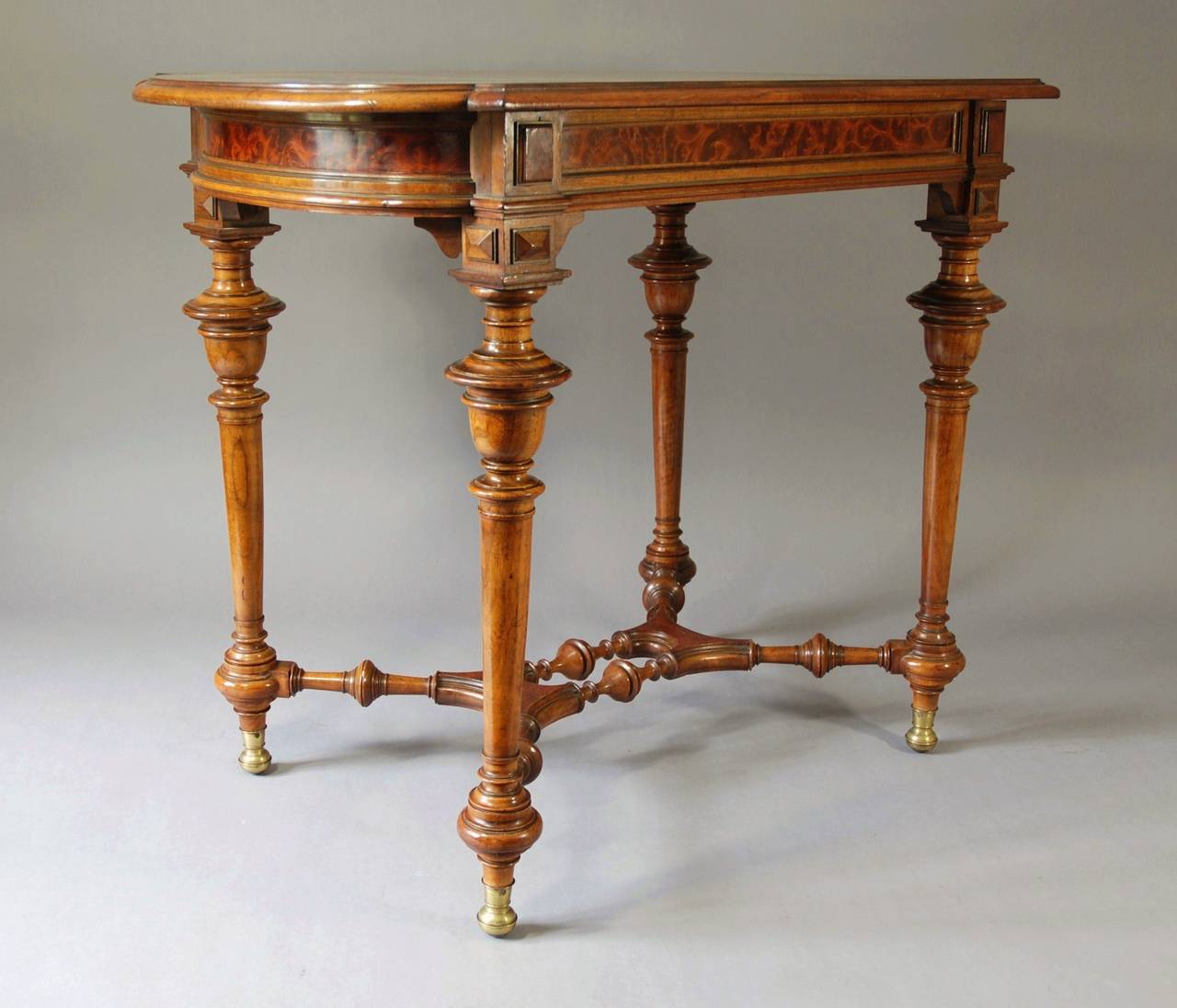 19th Century French Walnut Centre Table In Good Condition For Sale In Suffolk, GB