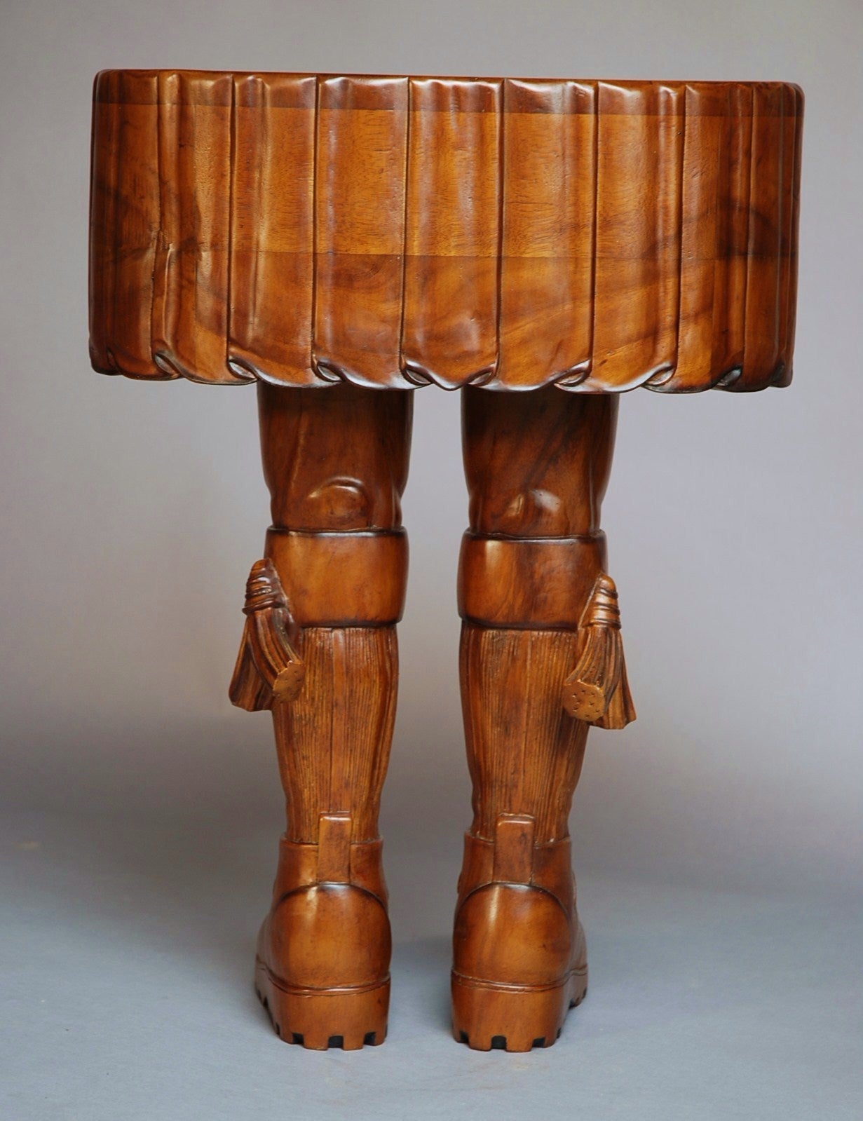 Decorative Scotsman's Kilt Table In Excellent Condition In Suffolk, GB