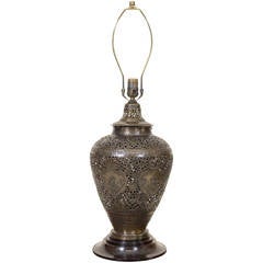 Exotische Lampe aus persischem Messing:: netzförmig und graviert:: um 1910-1920
