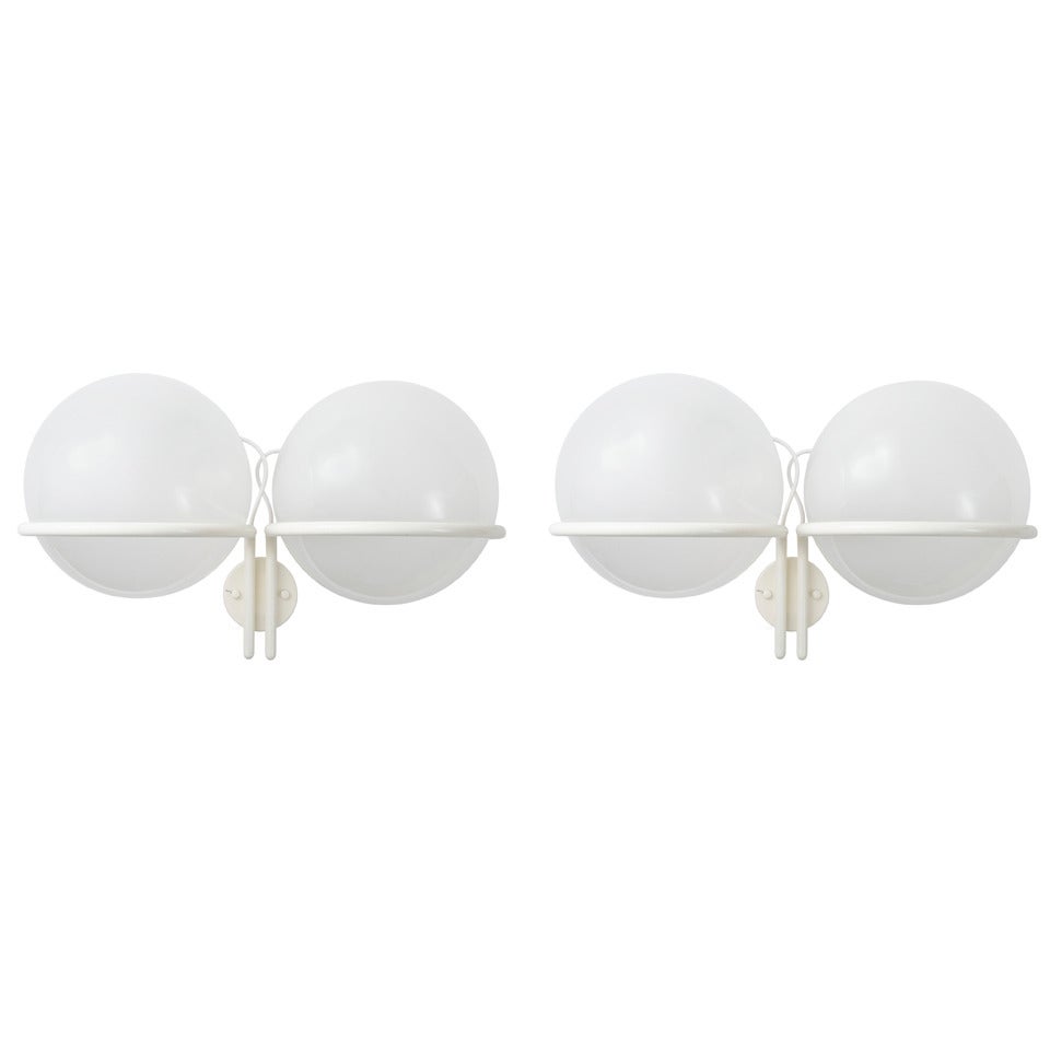 Gino Sarfatti Pair of Wall Sconces For Sale