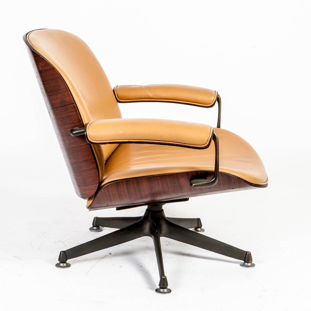 Mid-20th Century Italian Midcentury Rosewood and cognac Leather Lounge Chair by Ico Parisi 