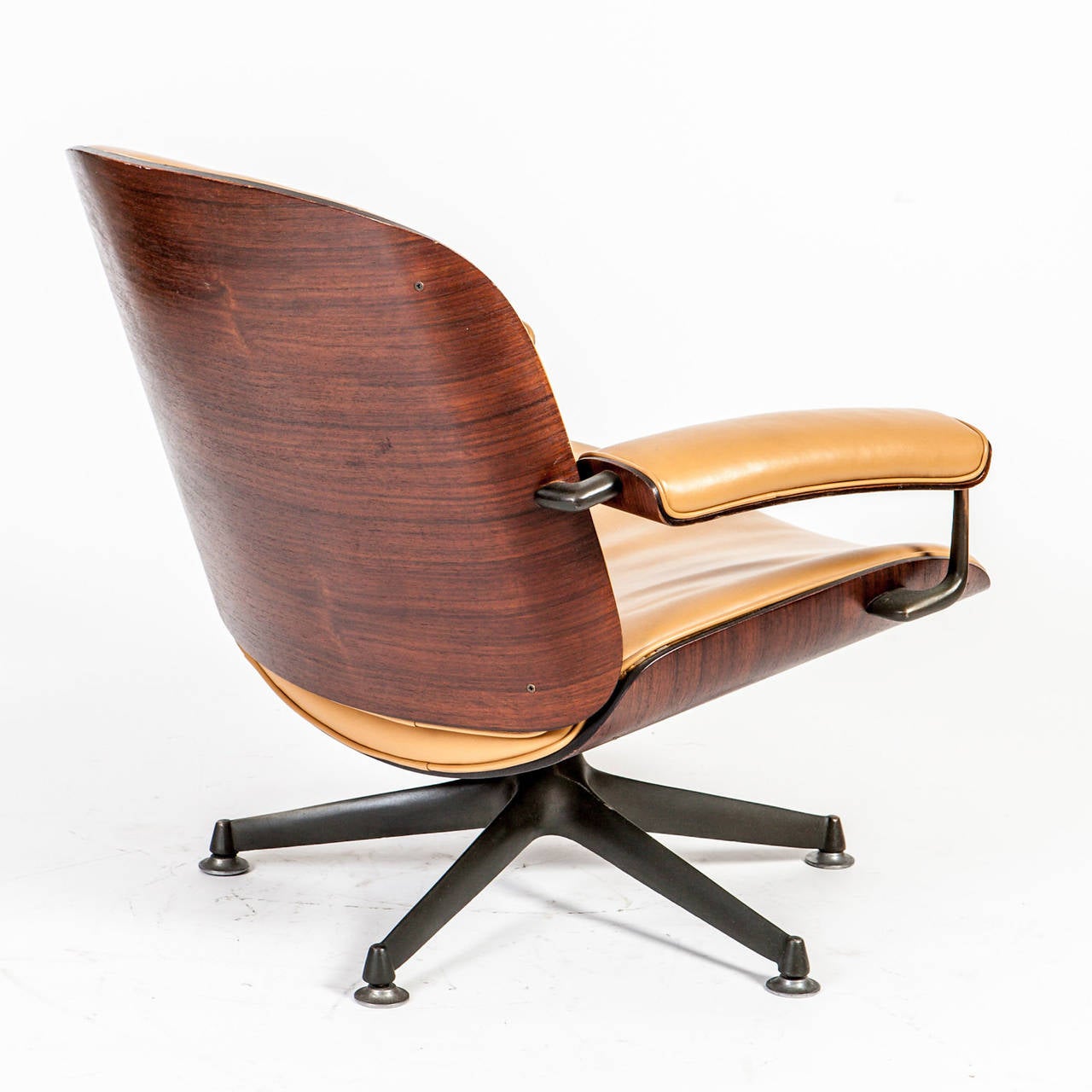 Italian Midcentury Rosewood and cognac Leather Lounge Chair by Ico Parisi  1
