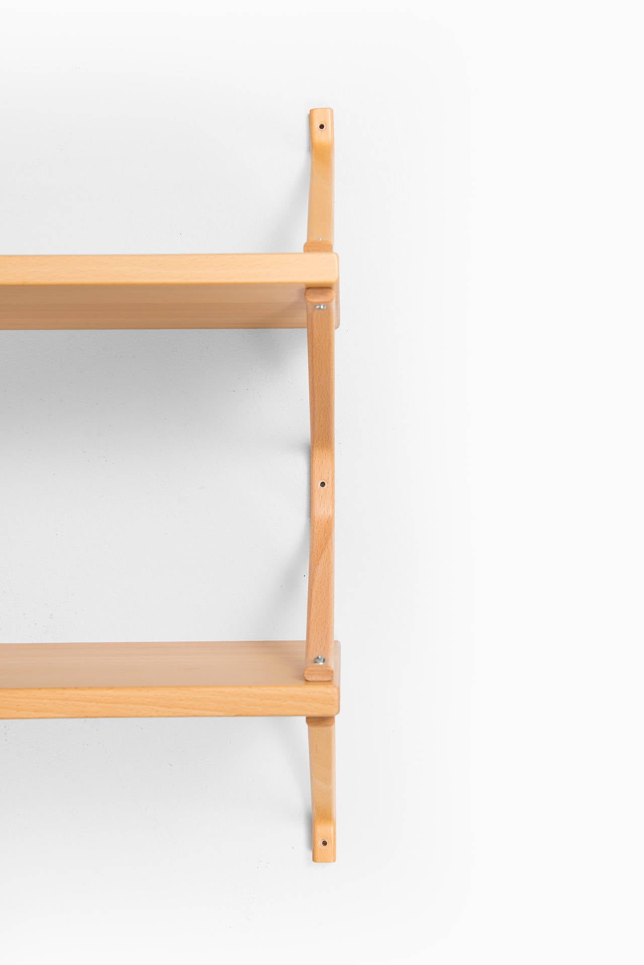 Swedish Bruno Mathsson wall shelf model Mi 1050 by Bruno Mathsson International