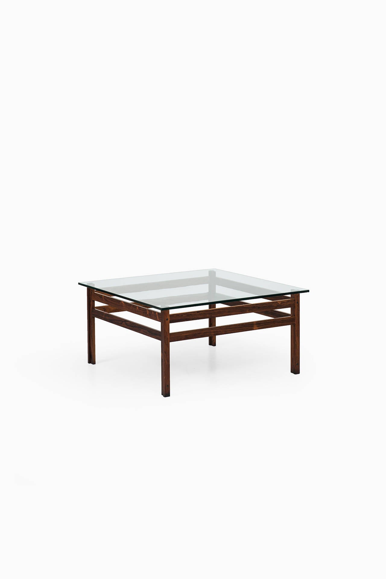 Norwegian Mid century coffee table in rosewood with thick glass top