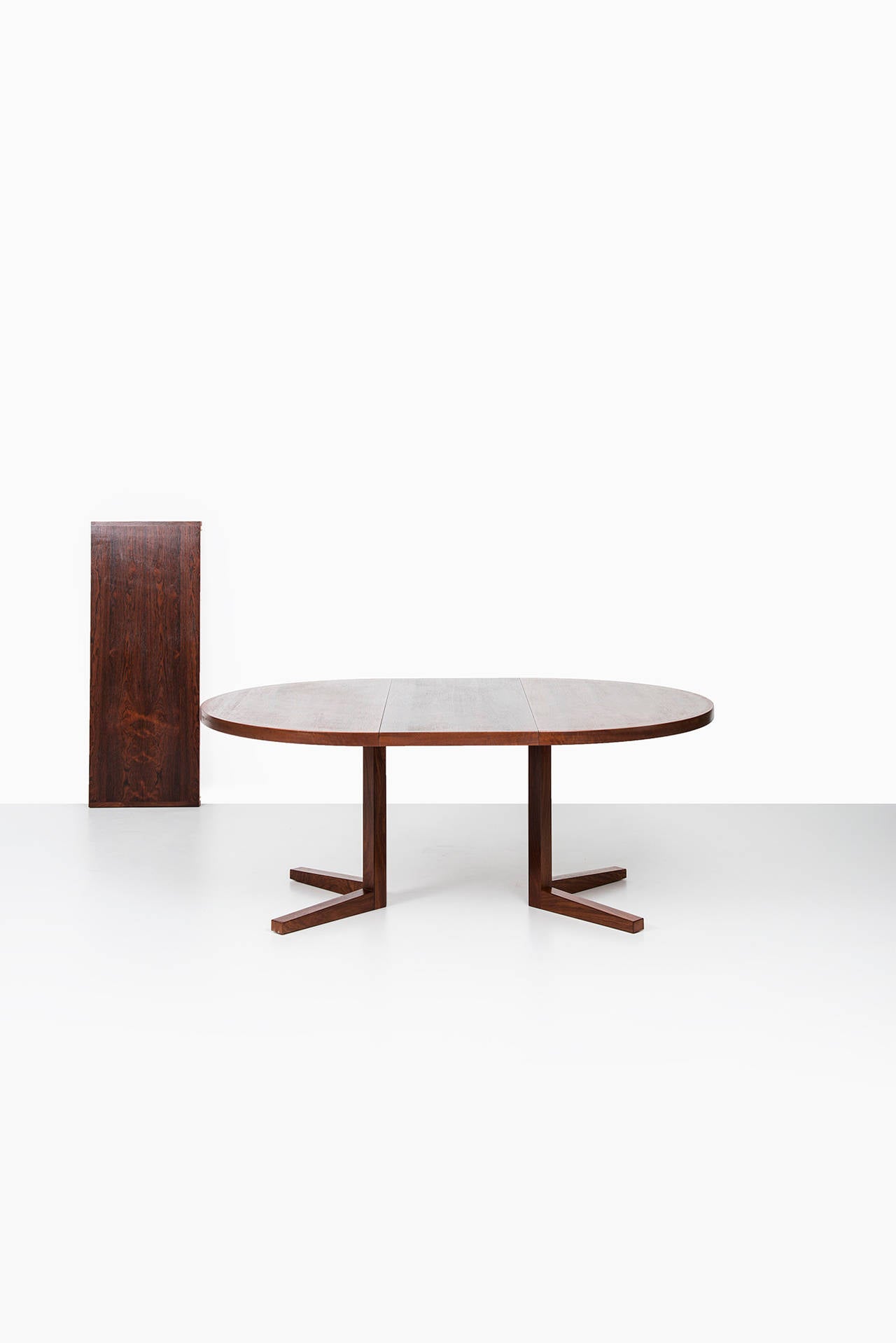 Mid-20th Century John Mortensen dining table in rosewood by Heltborg møbler in Denmark
