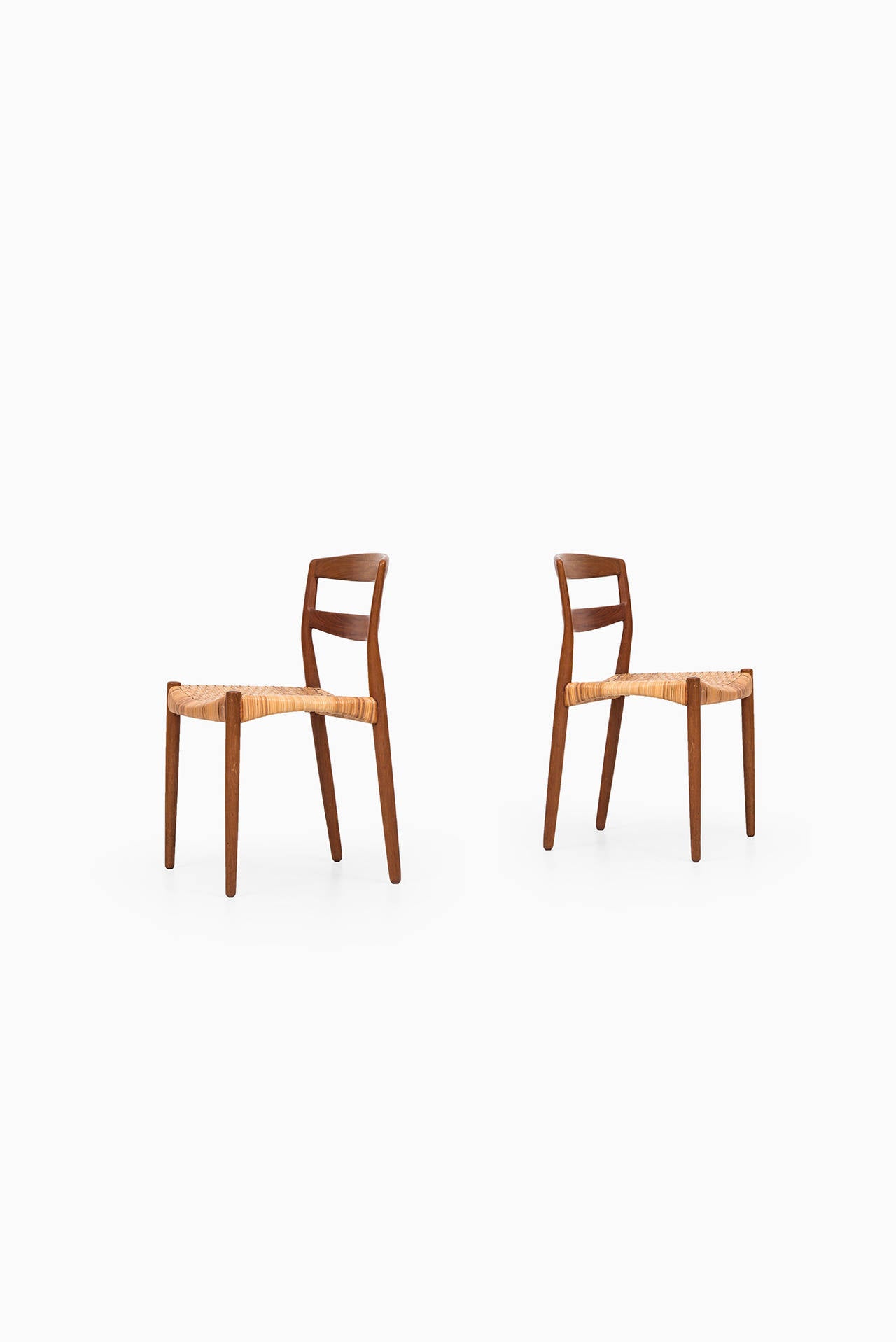 Aksel Bender Madsen and Ejnar Larsen Dining Chairs by Willy Beck in Denmark In Excellent Condition In Limhamn, Skåne län