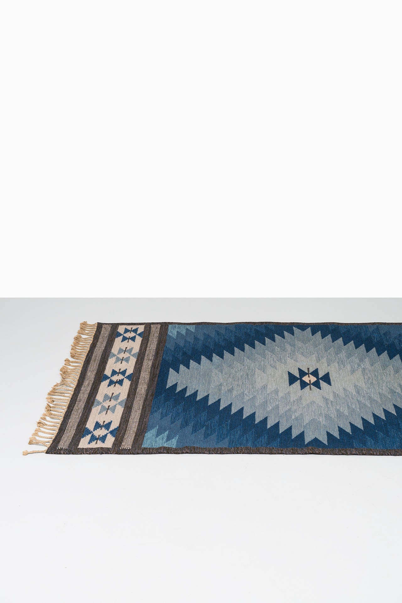 Rare Röllakan carpet by unknown designer with initials GL (?), produced in Sweden.