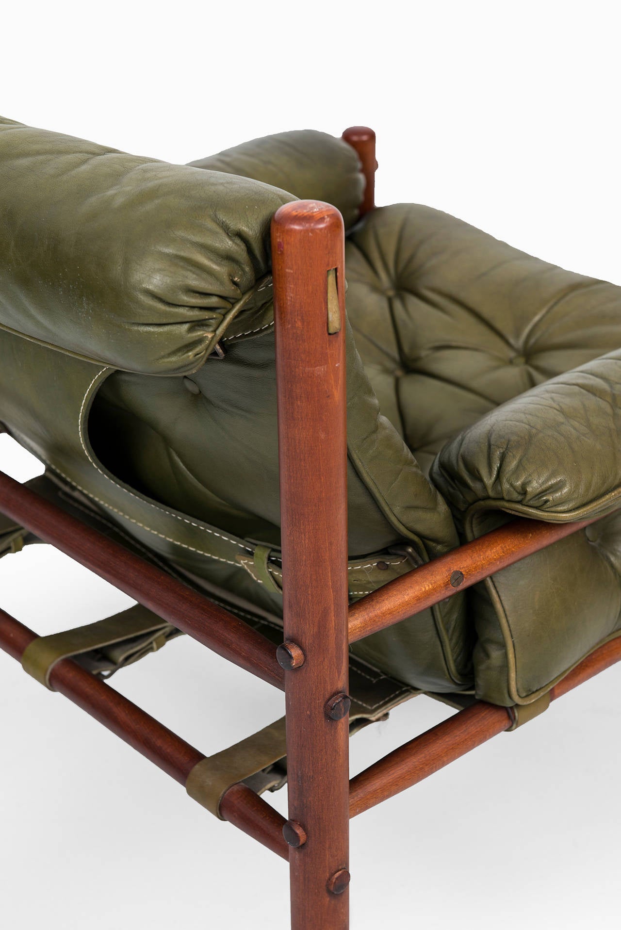 Arne Norell Easy Chairs in Green Tufted Leather by Norell AB in Sweden In Excellent Condition In Limhamn, Skåne län
