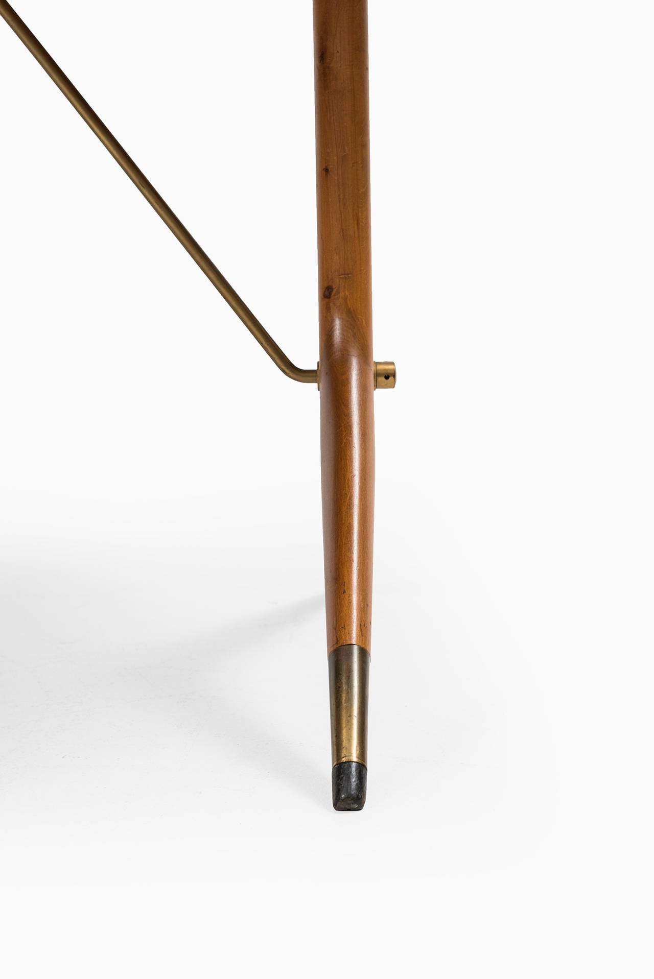 Rare dining table model Napoli designed by David Rosén. Produced by Nordiska Kompaniet in Sweden.