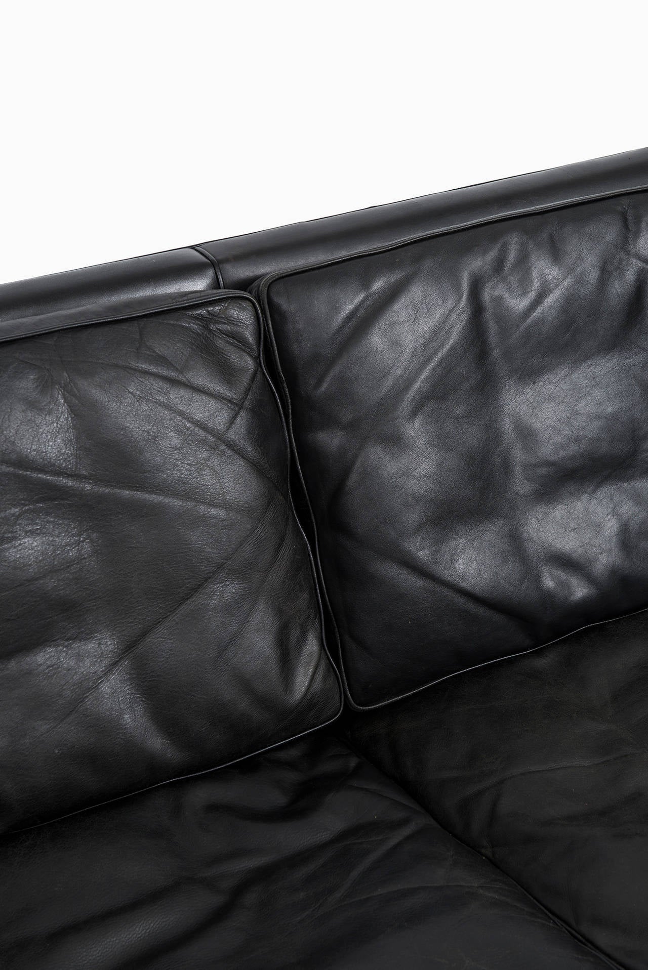 Mid-Century Modern Børge Mogensen 2213 Leather Sofa by Fredericia Stolefabrik in Denmark