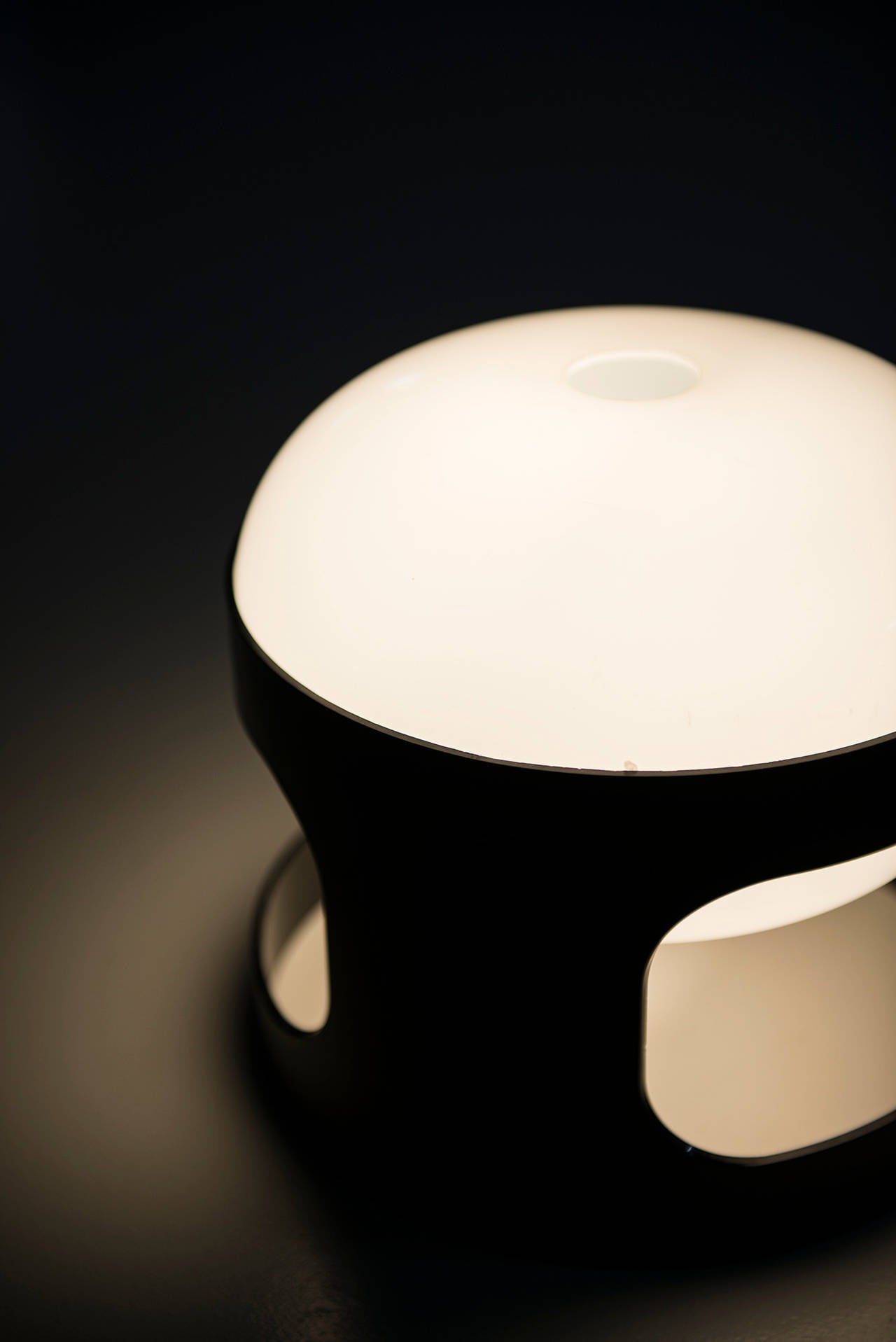 Joe Colombo KD27 Table Lamp by Kartell in Italy In Excellent Condition In Limhamn, Skåne län