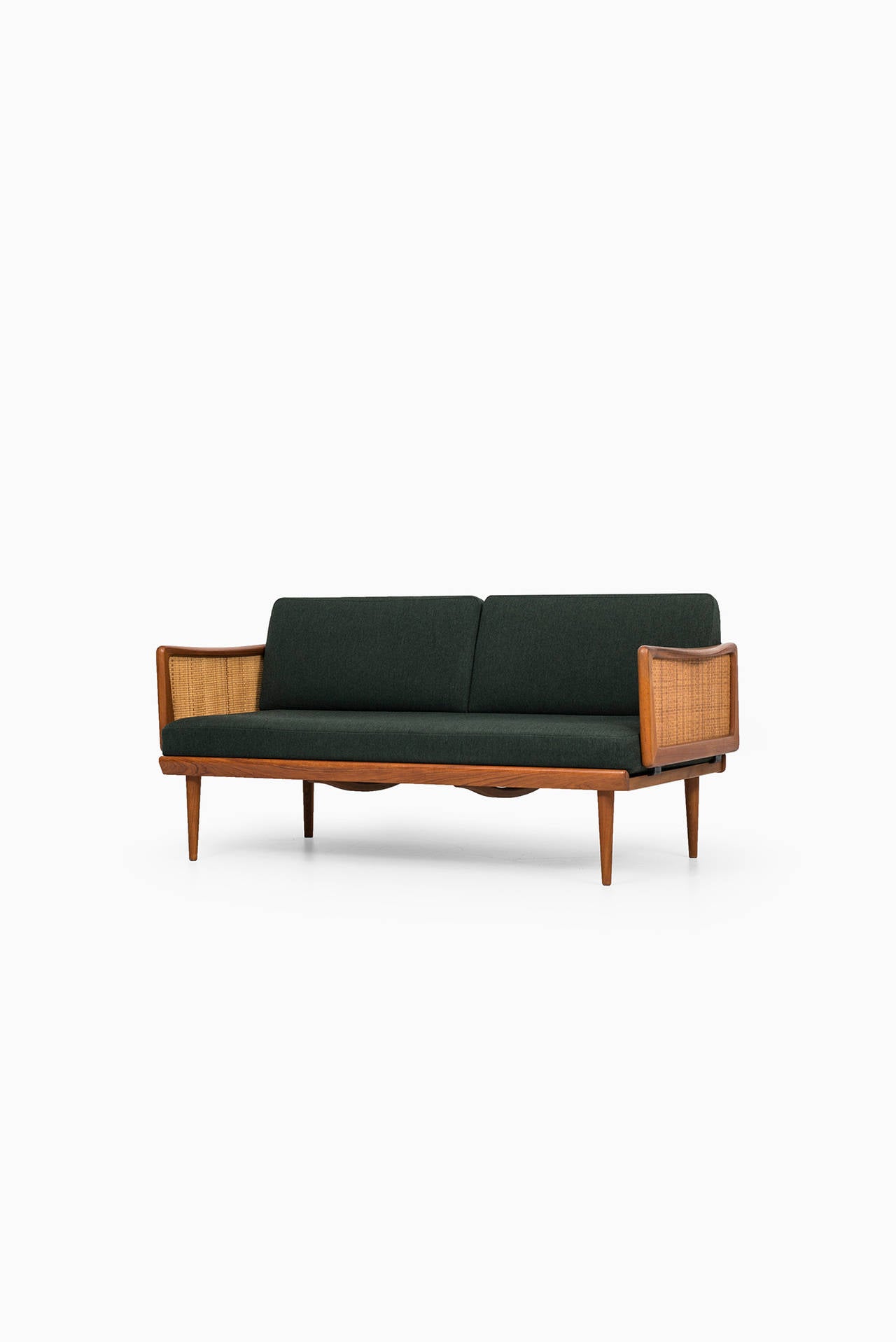 Mid-Century Modern Peter Hvidt & Orla Mølgaard-Nielsen sofa model FD 451