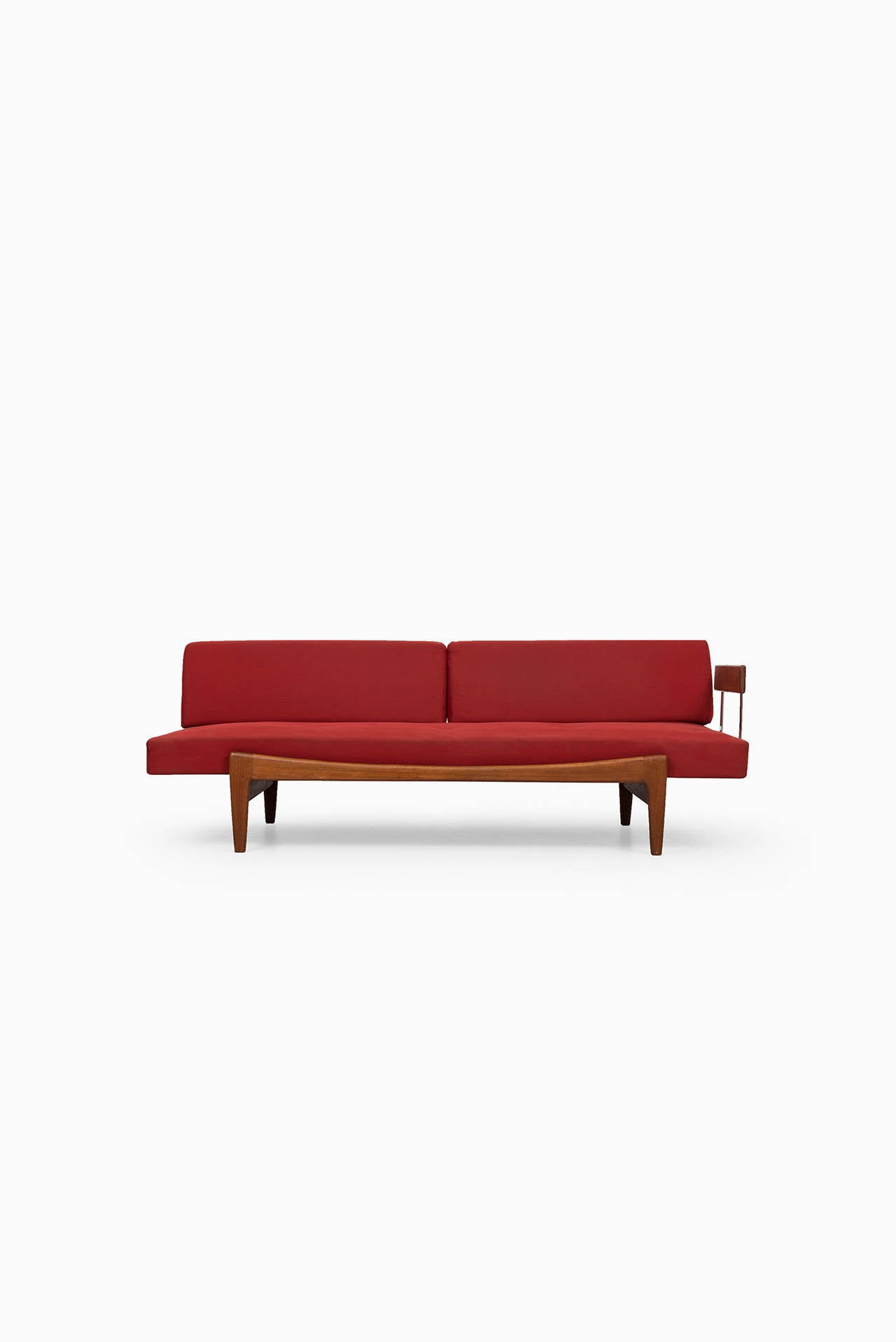 Rare daybed or sofa designed by Ib Kofod-Larsen. Produced by Seffle möbelfabrik in Sweden. Please note: This daybed needs to be re-upholstered.