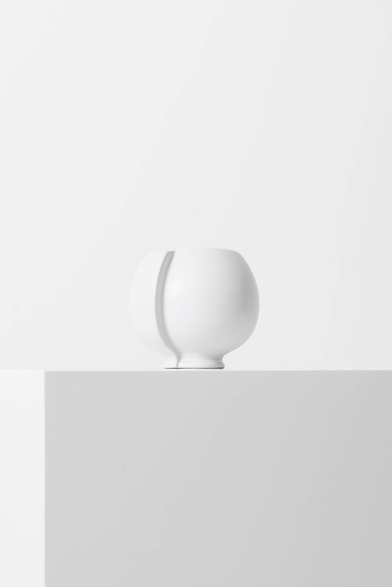 Wilhelm Kåge Ceramic Vase Model Surrea by Gustavsberg in Sweden In Excellent Condition In Limhamn, Skåne län