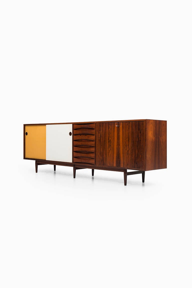 Enfilade Arne Vodder en bois de rose par Sibast