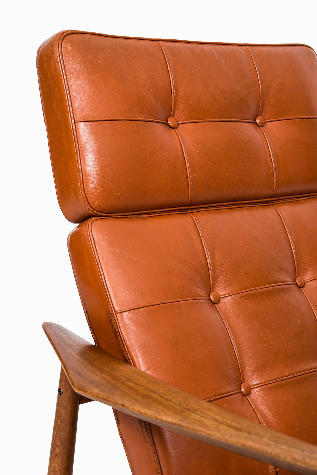 Rare reclining chair model FD-164 designed by Arne Vodder. Produced by France & Daverkosen in Denmark.