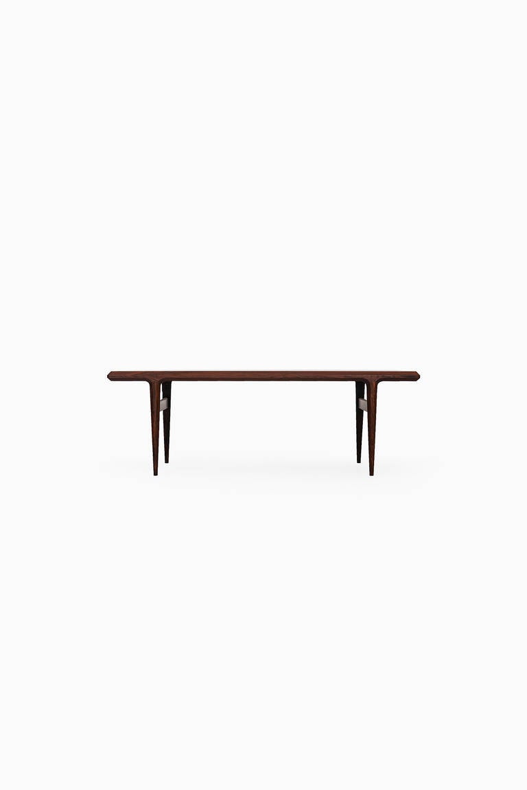 Mid-Century Modern Rosewood Coffee Table in the Manner of Johannes Andersen