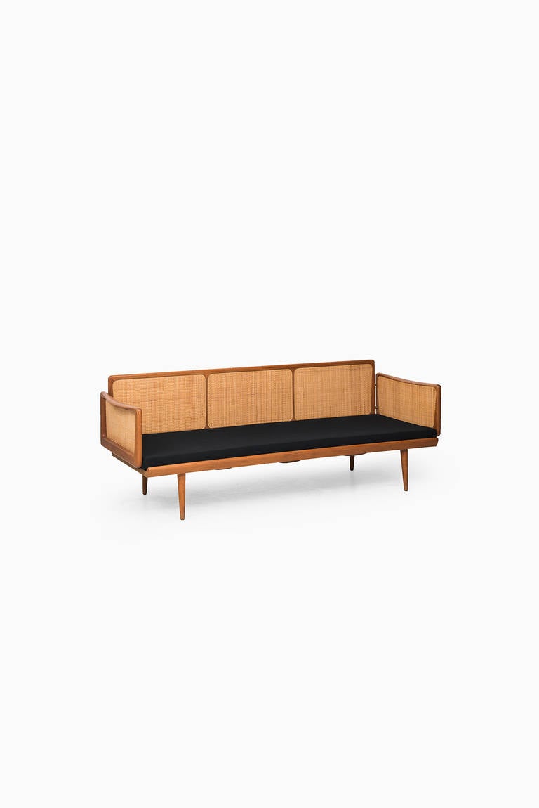 Peter Hvidt and Orla Mølgaard-Nielsen Daybed by France & Son, Denmark