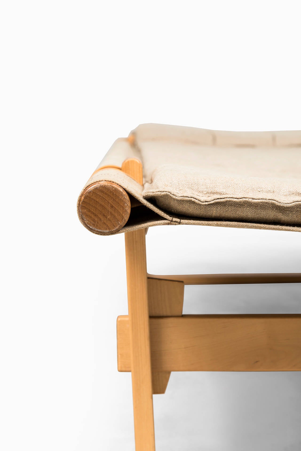 Retro daybed in birch bentwood and beige canvas with brown leather details 4