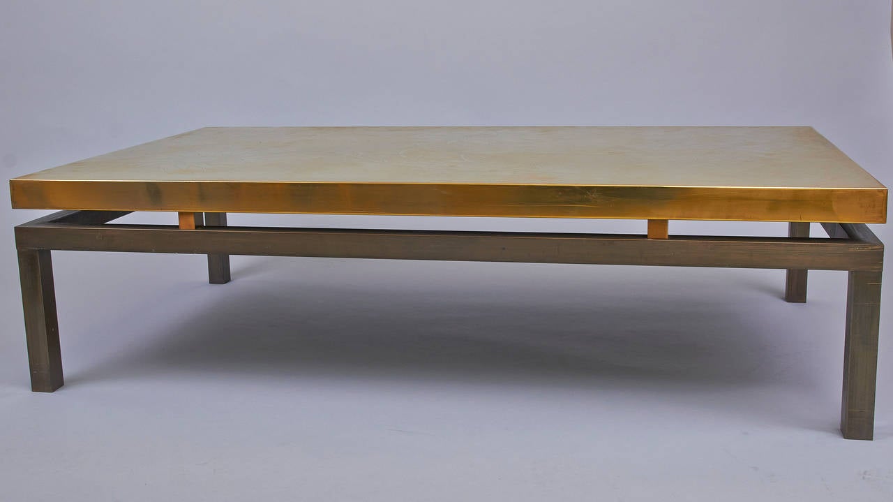Elegant coffee table, table top etched brass signed Willy Daro .