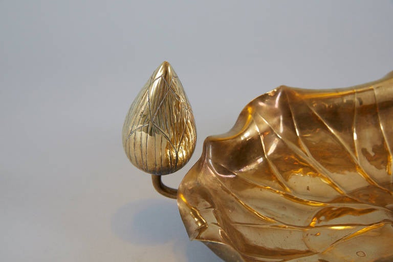 American Elegant Brass Lotus Table Lamp