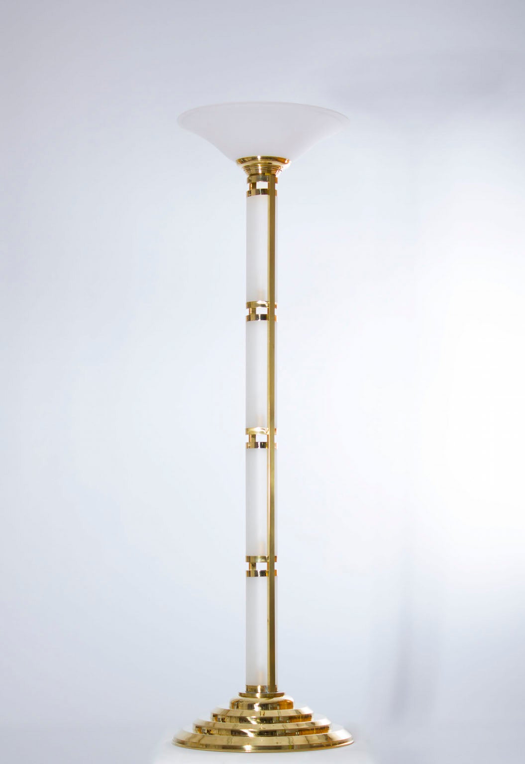 Pair of Italian Design Floor Lamps, circa 1960s In Excellent Condition In Villaverla, IT