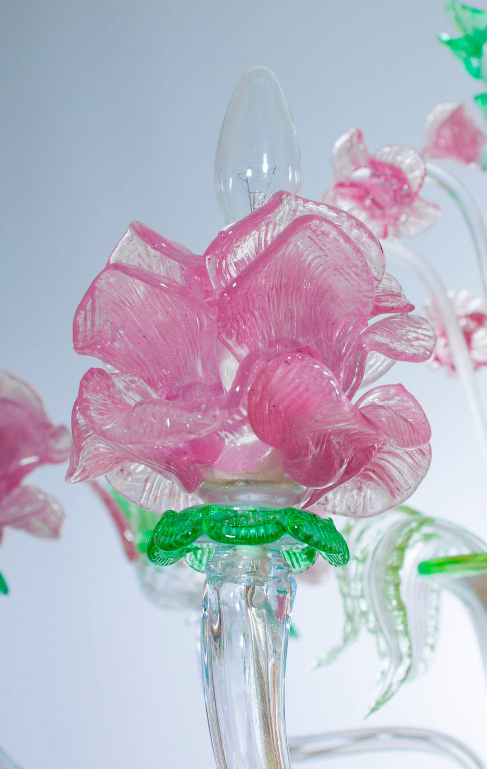 Handgefertigtes italienisches „Flower“  Muranoglas-Kronleuchter in Grün und Rosa, 1990er Jahre im Angebot 1