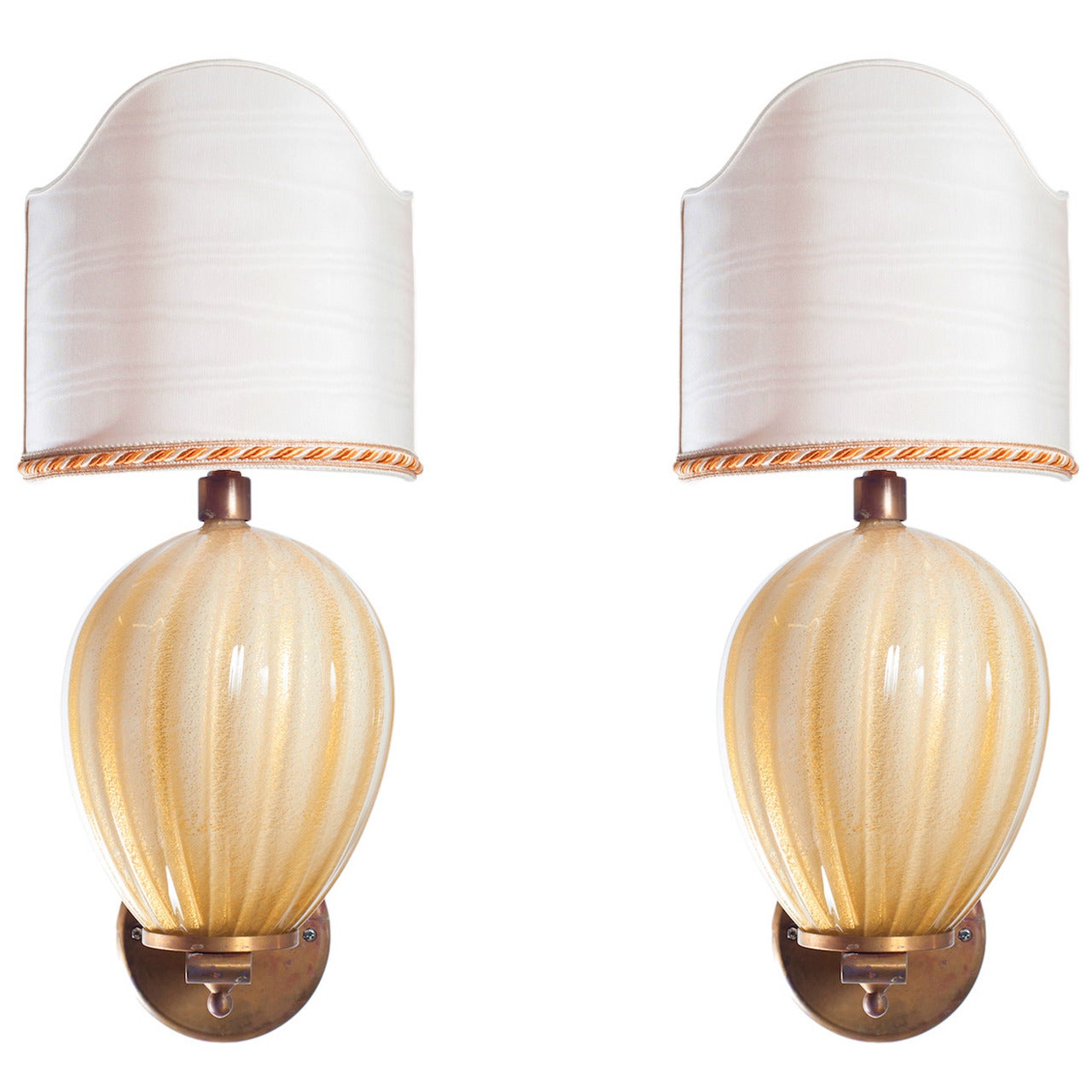 A Pair of Exquisite Murano Glass Sconces in Ivory Hue and Gold Leaf Decoration For Sale