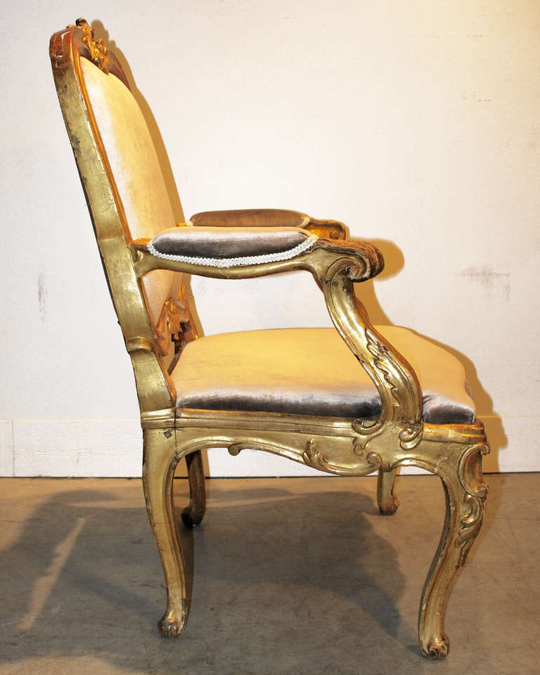 Pair of 18th c. Italian Armchairs In Good Condition For Sale In Houston, TX