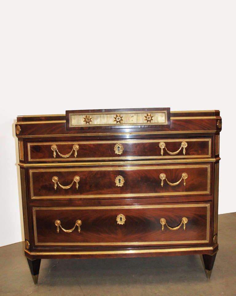 Russian Commode