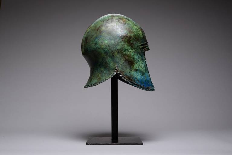 Ancient Greek Classical Period, Bronze Illyrian Hoplite Helmet In Good Condition In London, GB