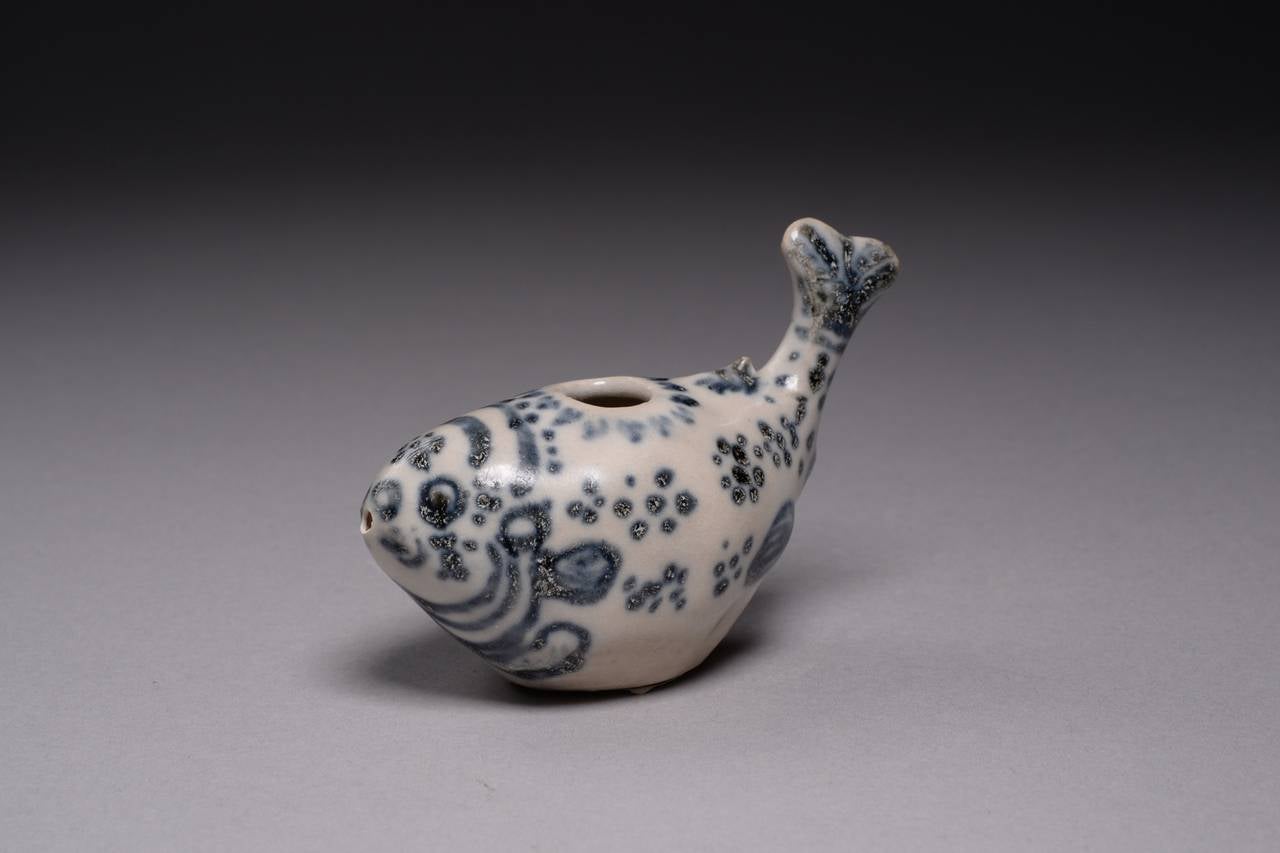 18th Century and Earlier Medieval Shipwreck Hoi An Hoard Blue / White Puffer Fish Water Dropper, 1450 AD