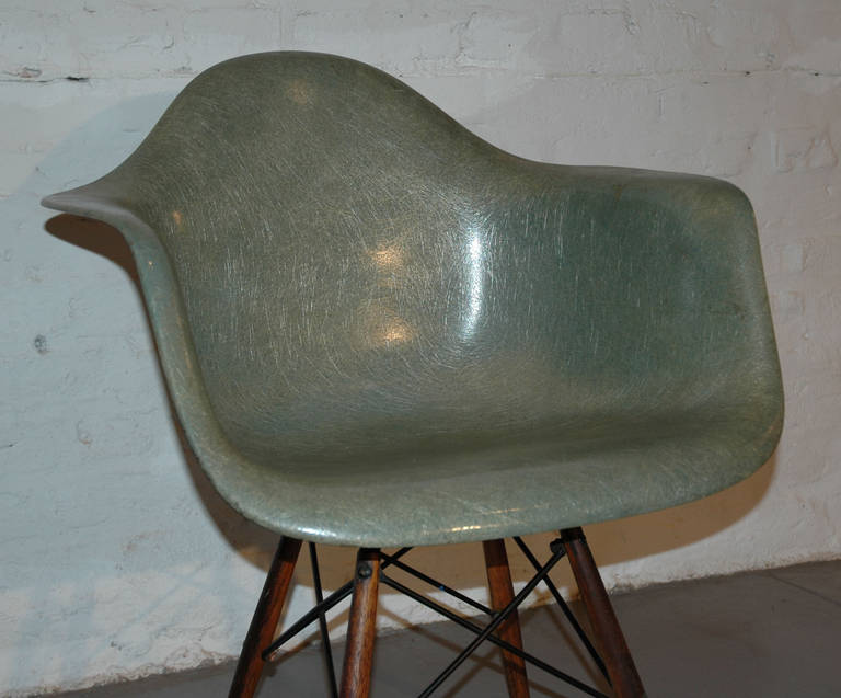 Mid-Century Modern Swivel Armchair by Charles and Ray Eames, Zenith For Sale