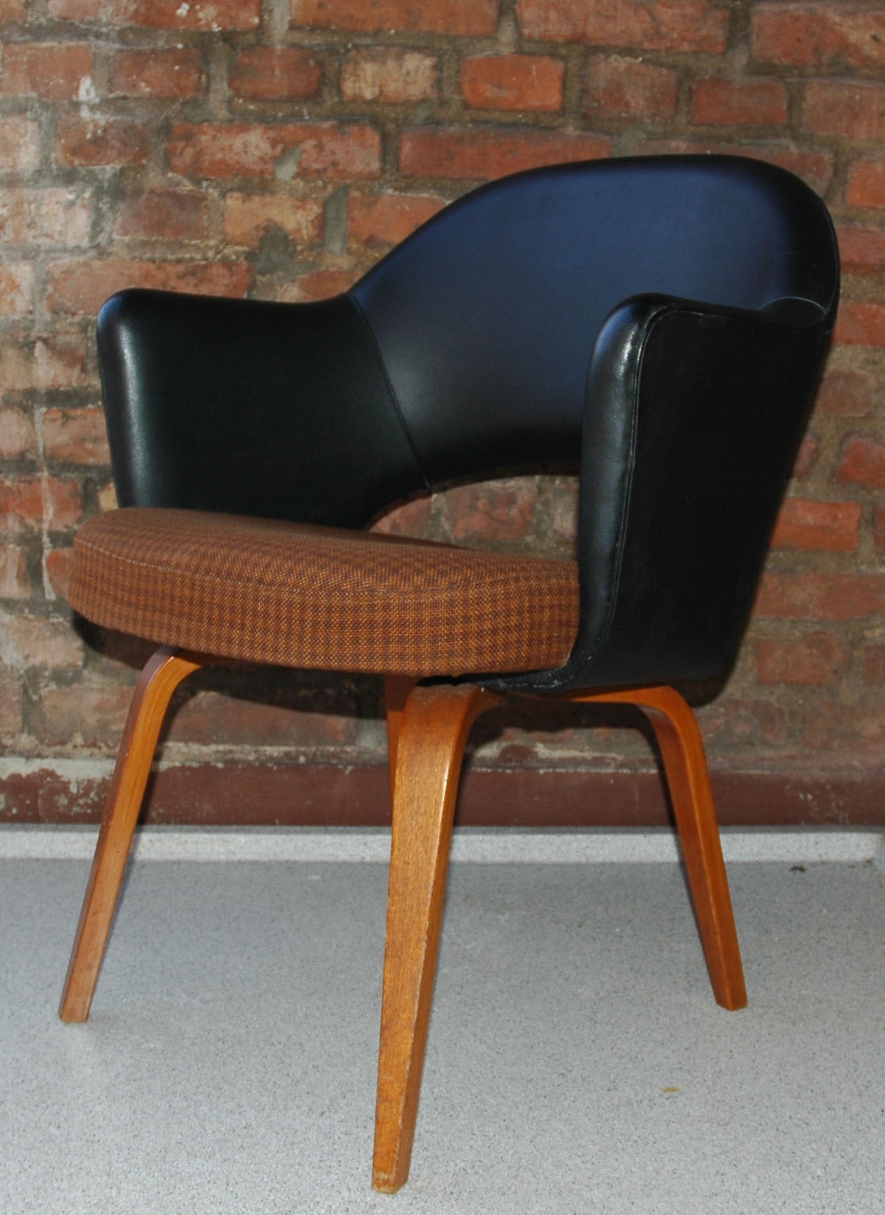 Conference Chair No. 71 by Eero Saarinen for Knoll