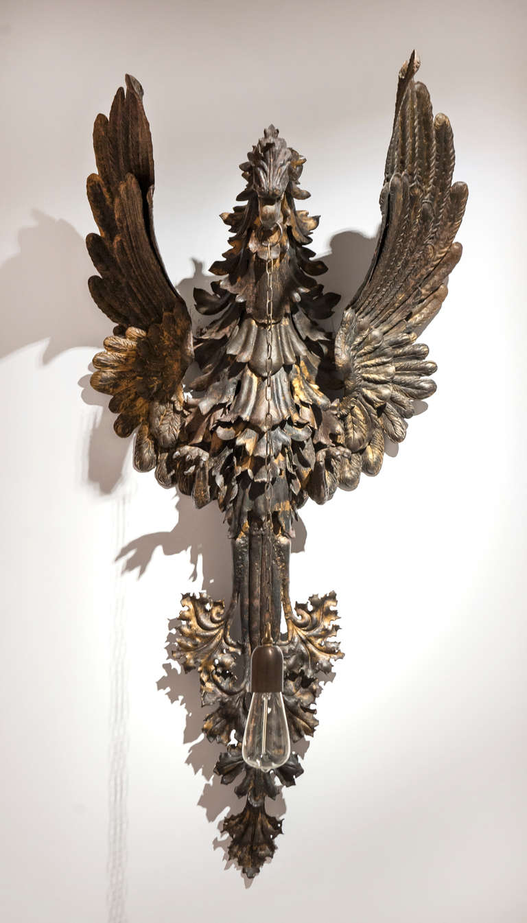 The theme of this triumphant eagle comes equally from Neo-Gothic and nationalist inspiration. This sculpture is very symbolic, probably created in a German-speaking country. This strong imagery leads us into the world of fairy tales. This amazing