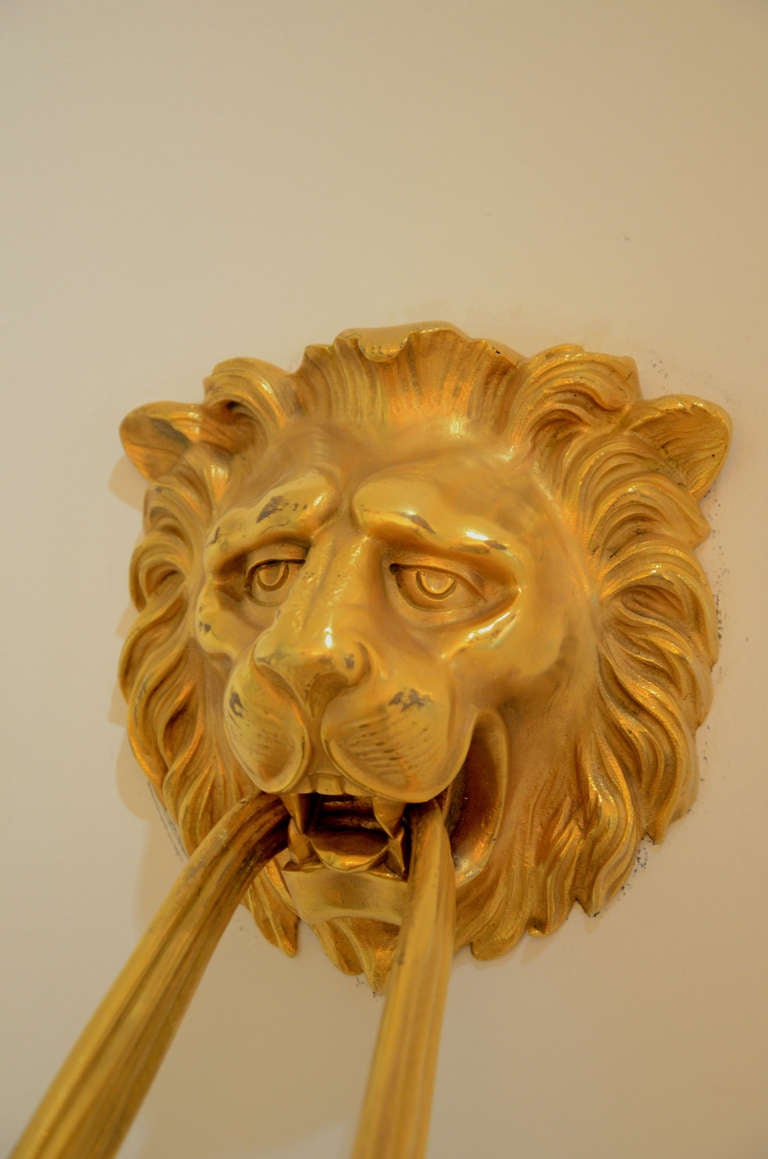 Pair of Flares Featuring a Lion's Head In Excellent Condition For Sale In Paris, FR