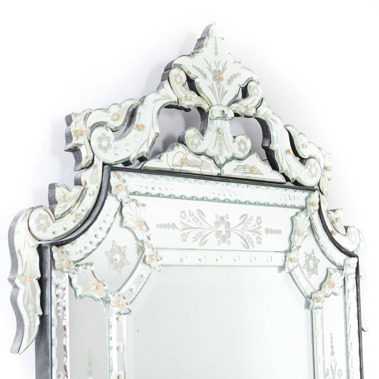 Large Venetian Mirror In Good Condition In Vancouver, BC