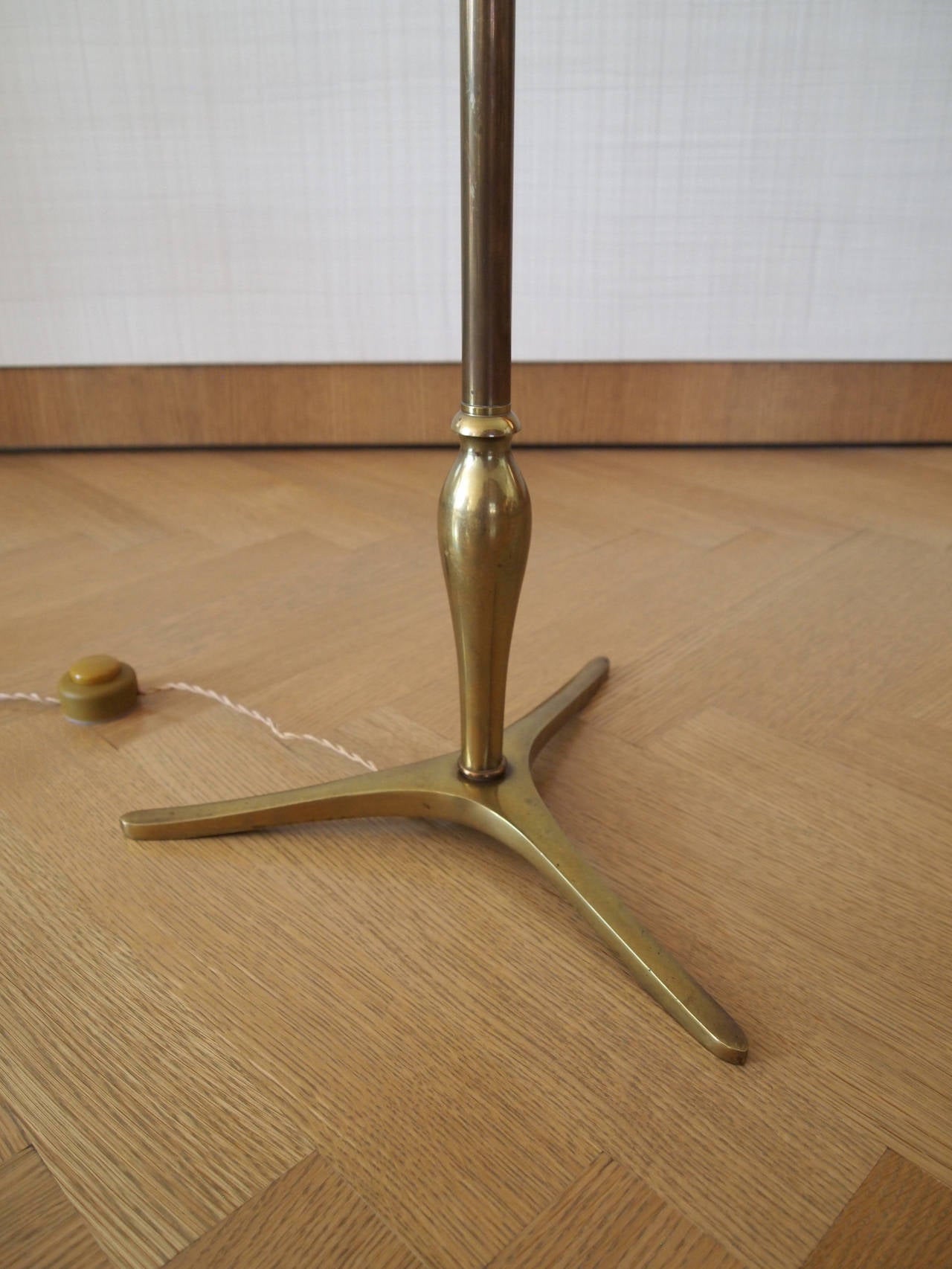 Italian Brass Floor Lamp Attributed to Gino Scarpa