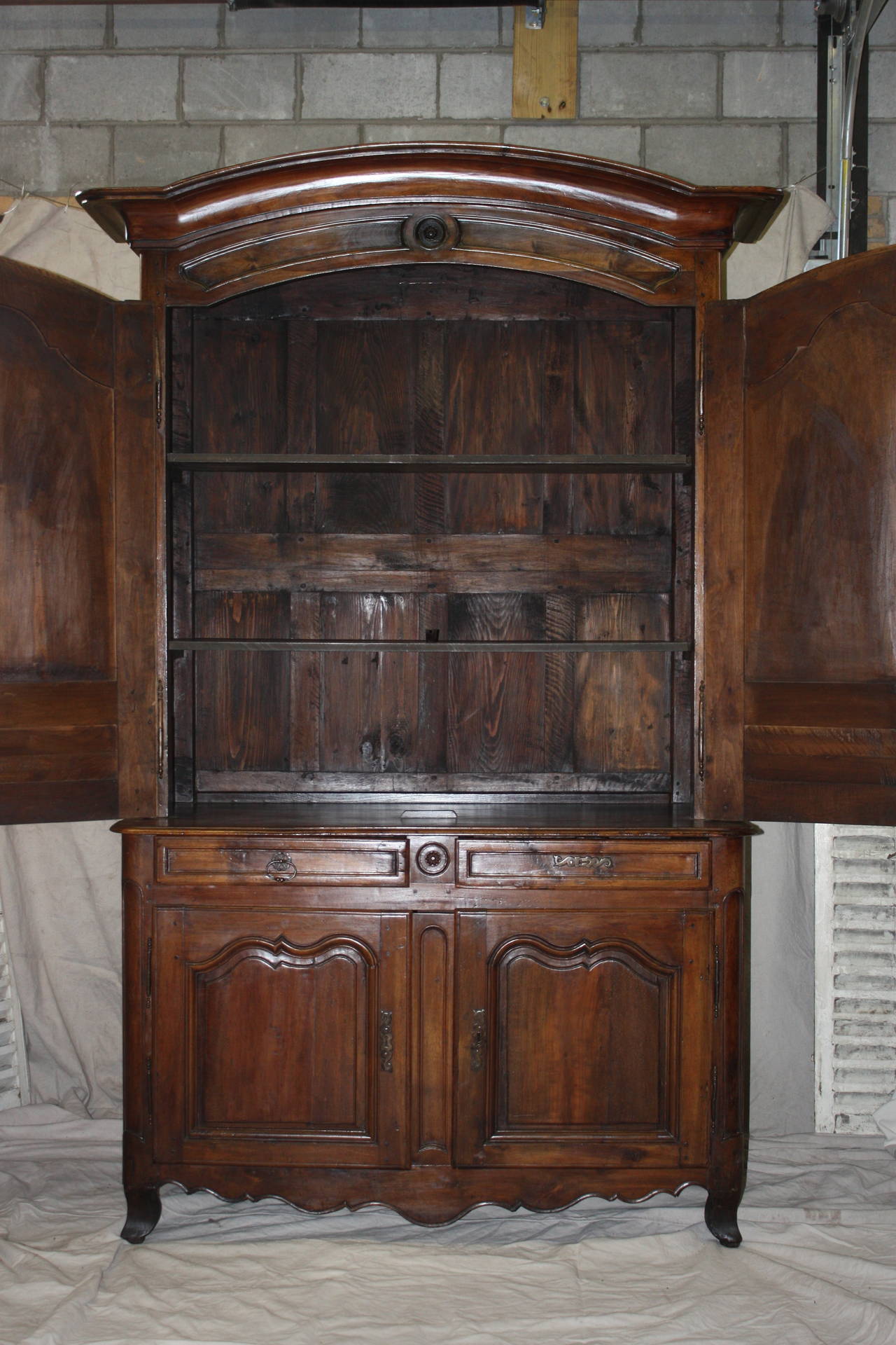 Majestic 18th century French cabinet 